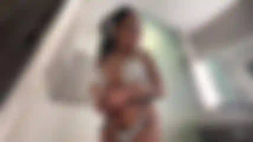 Do you gents enjoy hot steamy wet showers and or bubble baths? Heres a preview and let me know in chat if you want a bubble bath gold show