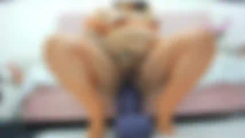 HUGE PURPLE TOY ANAL BROKE ME OUT !