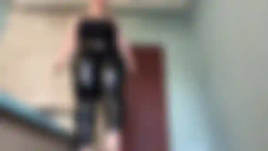 Giantess m0mmy crushes you