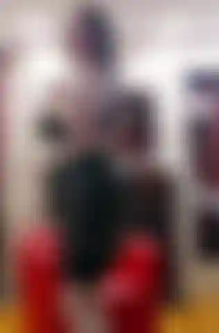 A strip tease before going to the bars.