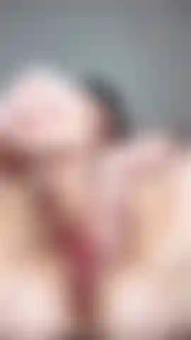 Close up dildo fuck with trimmed pussy