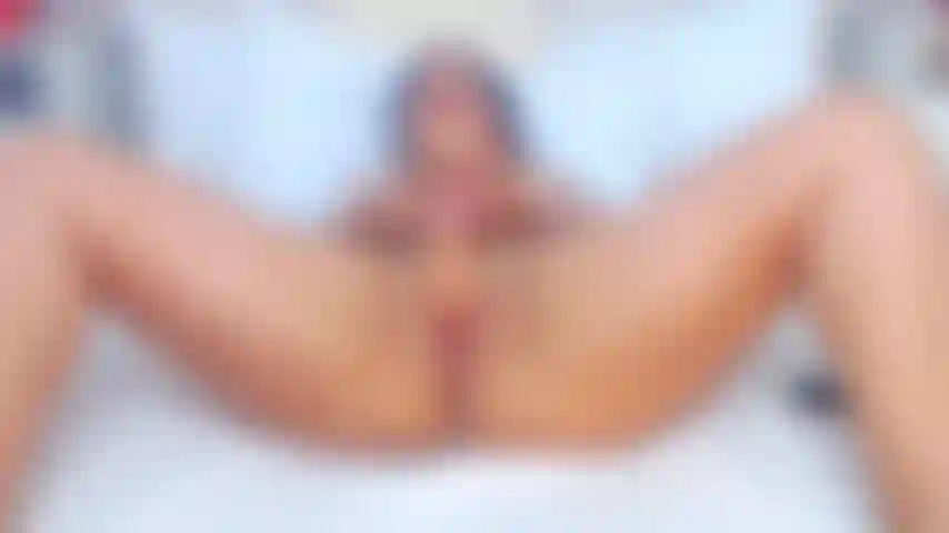 Hot slut fucking herself.