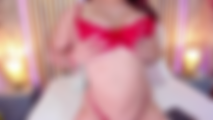 All curves, all heat, and all for your eyes tonight.