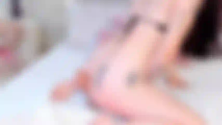 You know I move this pretty ass very well