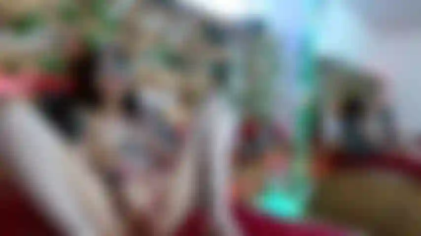 OMG, this video is so hot. It makes my clitoris vibrate just like this, mmm.