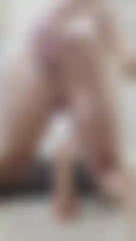 Stuffing a big plug in my tight little ass in POV 🍑