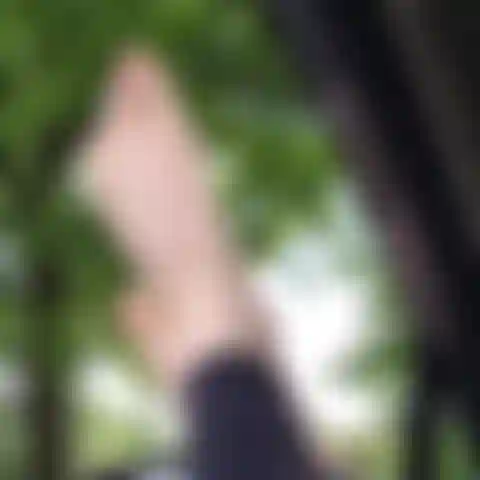 Bare Feet and Natural Toenails with Foot Job