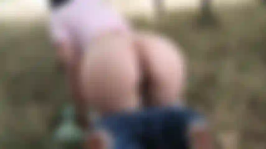 Look at my ass without panties outside