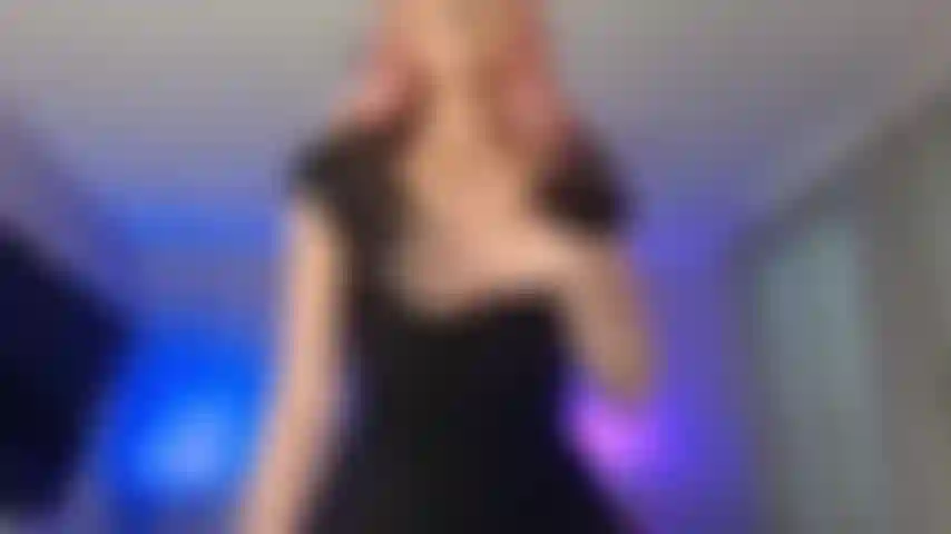 Slutty Cop Gold Show