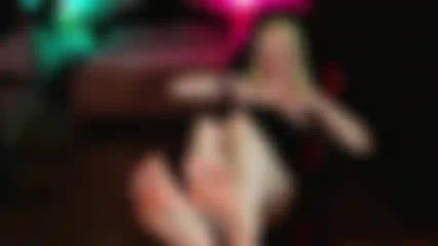 Barefoot worship homewrecker