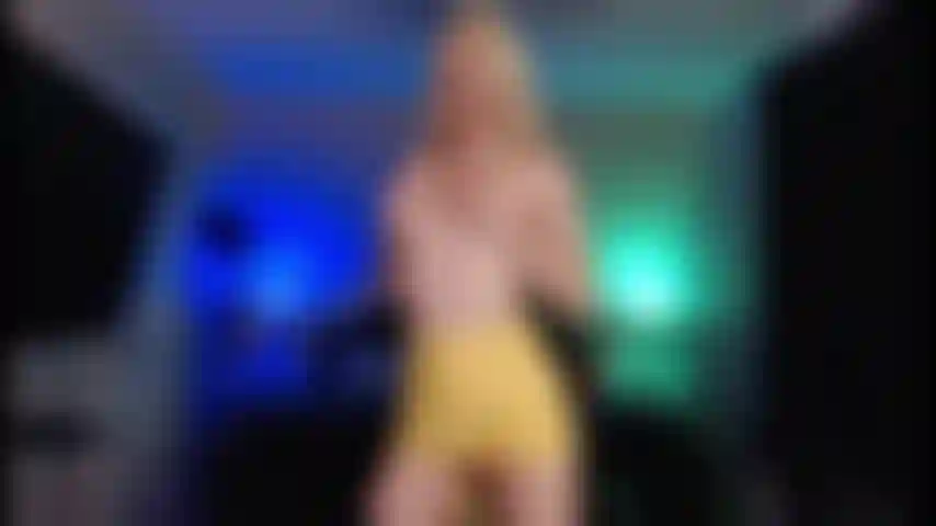 Gold show with riding, cumming, JOI and countdown