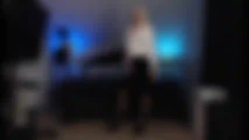 Secretary pussyfuck in seamed stockings, stilettos and silk blouse