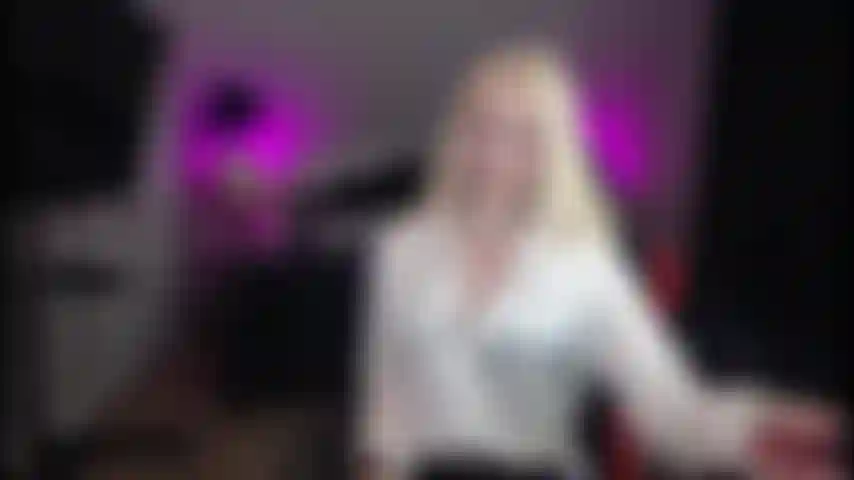 Boss seduces employee (part 1)