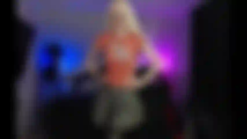 Nerdy student gets a facial