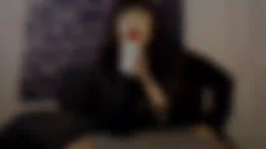 POLISH THE APPLE FOR MISTRESS