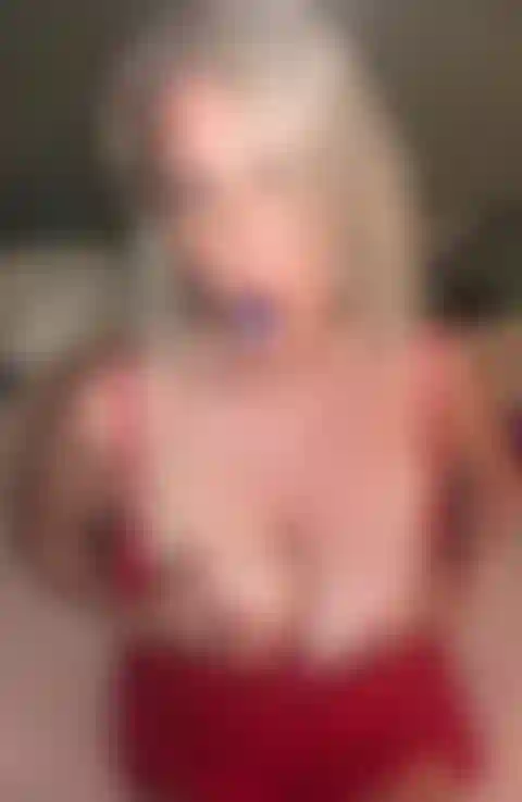 Miss Moon rubbing her beautiful wet pussy for you