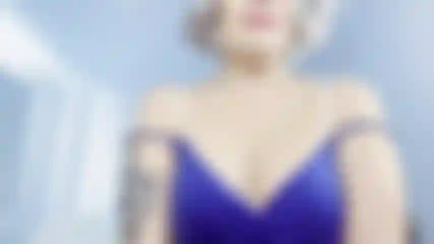 Natural milf gilf tits jiggle & bounce.