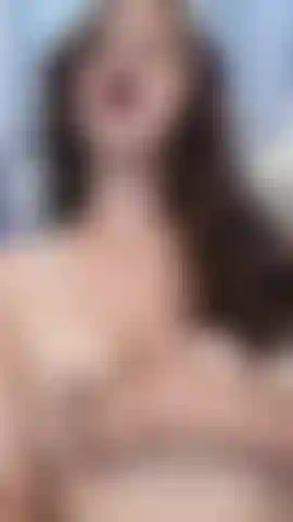 I kiss my tits