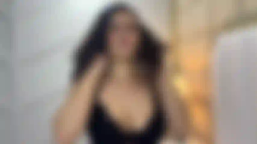 Deep throat, lots of saliva, and no limits... Come enjoy my show.