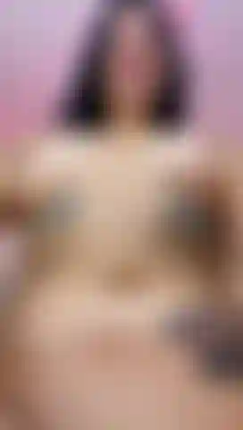 I play with saliva on my body.