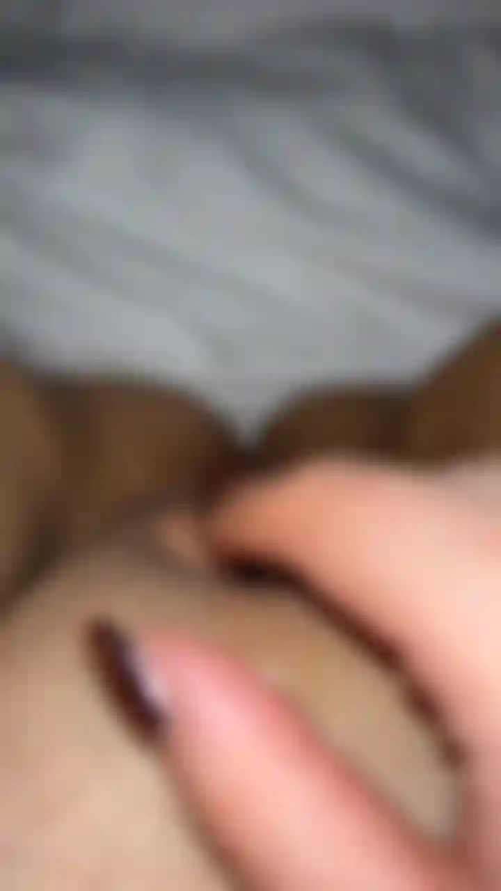 Rubbing my clit <3