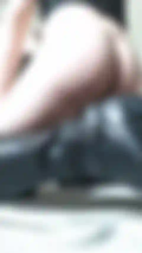 Showing Ass Doggie Style And Spreading Hole