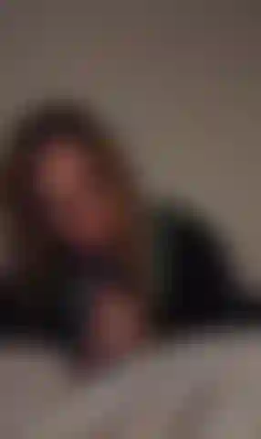 Watch me suck on my 8" dildo, i hope you let your imagination run wild, and make a mess...