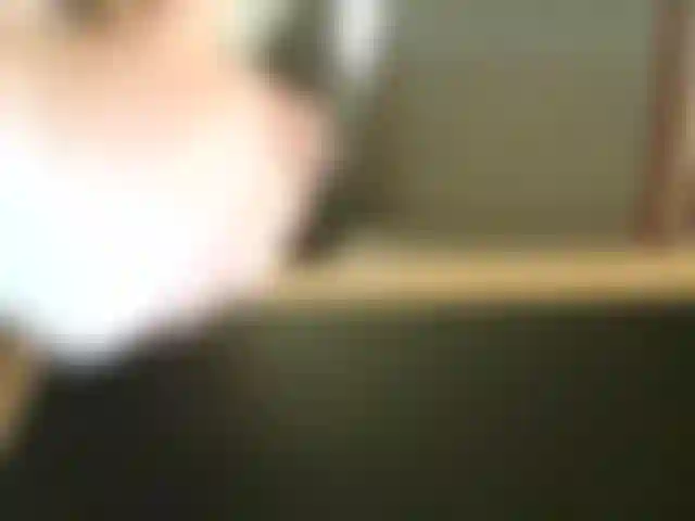 unloading a massive thick cumshot all over my friends desk!!!