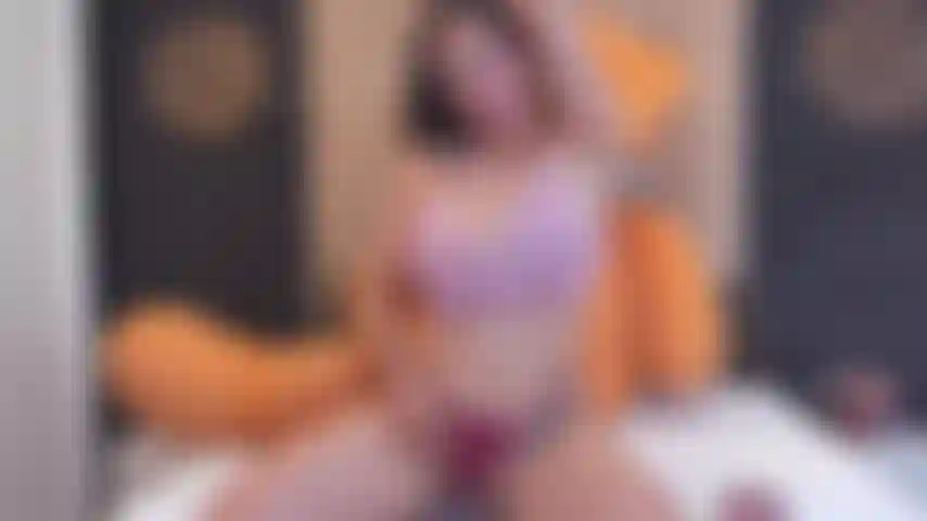 Twerking And Show Tits