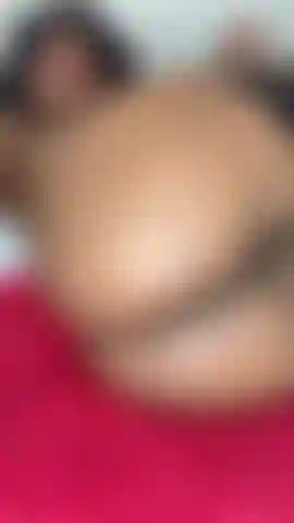 Giving you the view of my ass is one of my favorite activities... so that you look at me and imagine everything you want to do with it