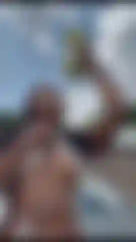 Naughty and wet car wash... I accept payment with dicks