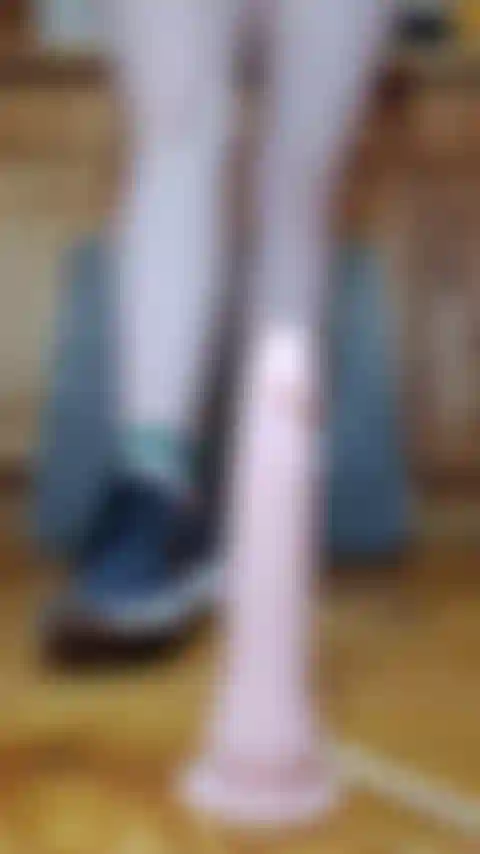 Foot job  sprays me from head to toe