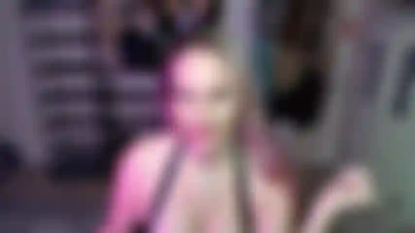 Worship my feet to make my pussy wet