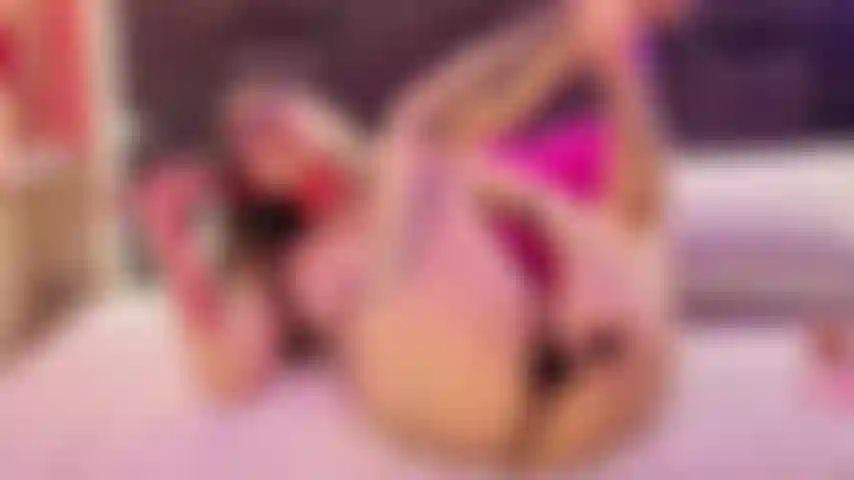 with my neck tied and my domi inside my pussy vibrating 🥵