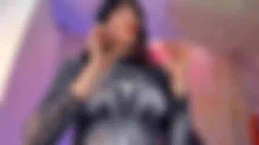 Black~spider playing with her wet pussy / violeta parr