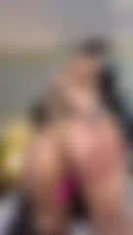 YOU LIKE HOW I OPEN MY YOUNG ASS