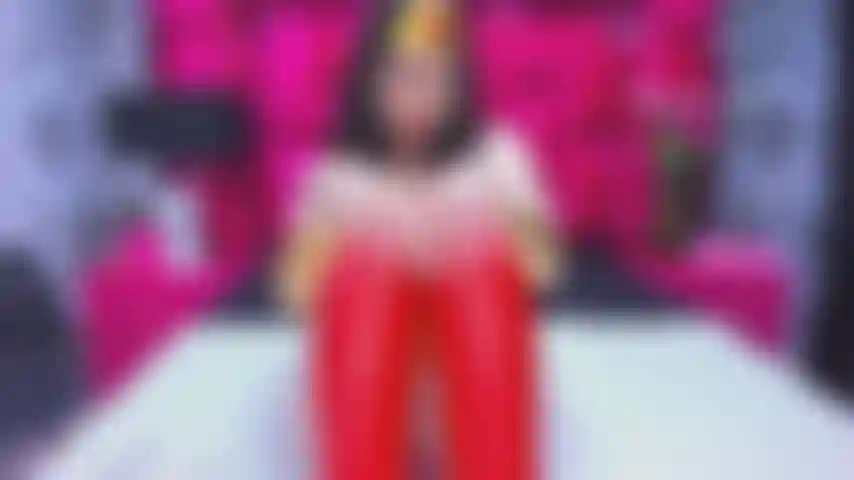 your wonder woman pleasuring herself