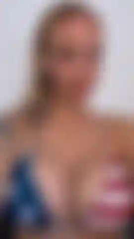 Tiles flexing bikini model