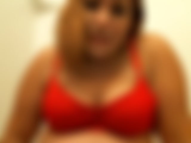 Kim is pregnant and so huge! Enjoy her in the BATHTUB. AUDIO AVAILABLE! That's right, as you have never seen her before. Enjoy bubbles relaxation, stripping bra off, sweet & sexy moans ,irresistible!