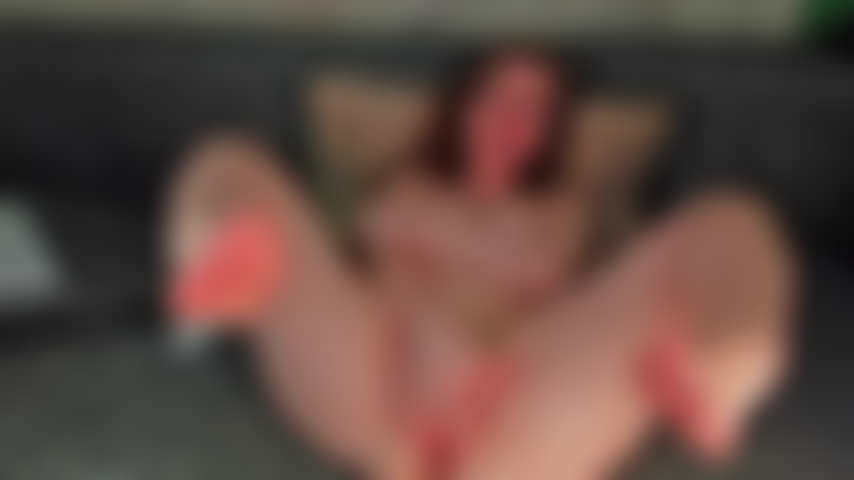 Pussy play and footfetish.