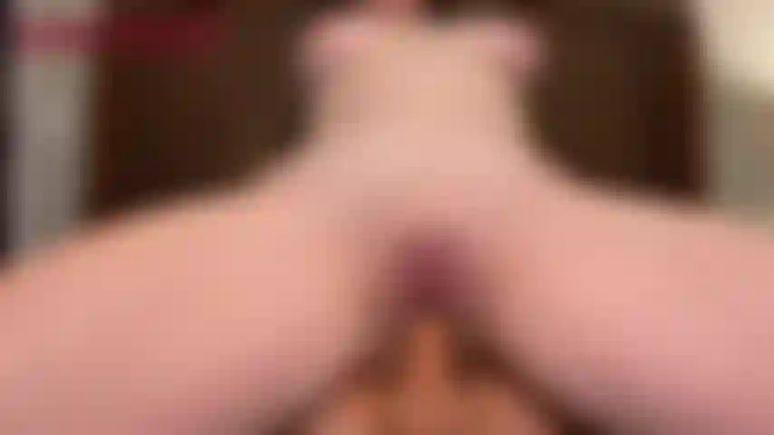 Xintrist close up front riding & asmr toy.