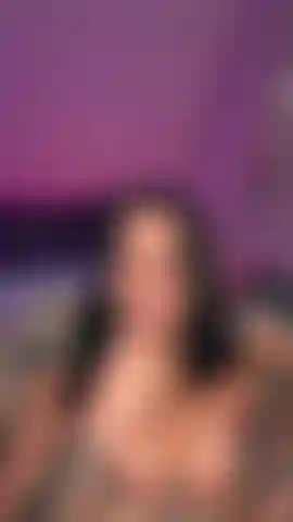 Just a little preview of what these fingers can do…  The eye contact says the rest. Think you could handle me looking at you like this? 👀