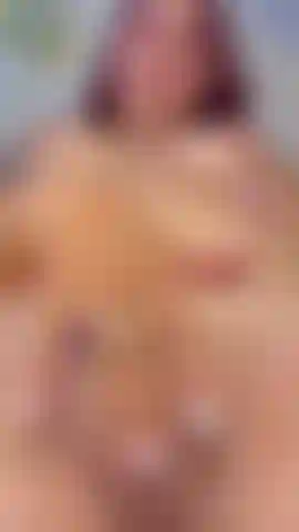 Baby i want feel your fingers here