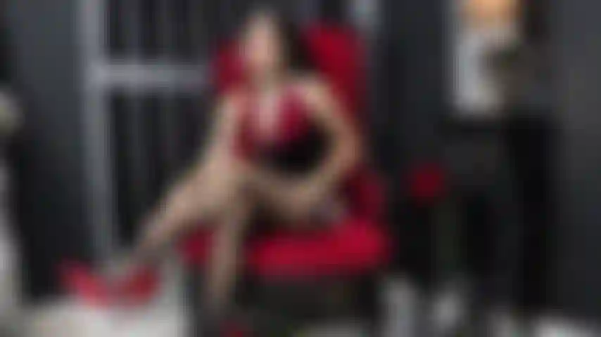 Feel my beautiful and sexy legs with my sexy nylon.