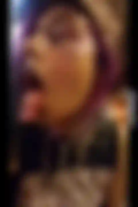 Fistin mouth in public on the Staten Island Ferry as the Statue of Liberty is behind me.
If you have a thing for hug mouths& ppl watchin the viewer.. then look no more!<3