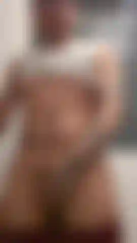 I SERIOUSLY NEED TO FUCK GUYS I RECEIVE SUPPORTS MY BODY ASKS FOR A LOT OF MAN
