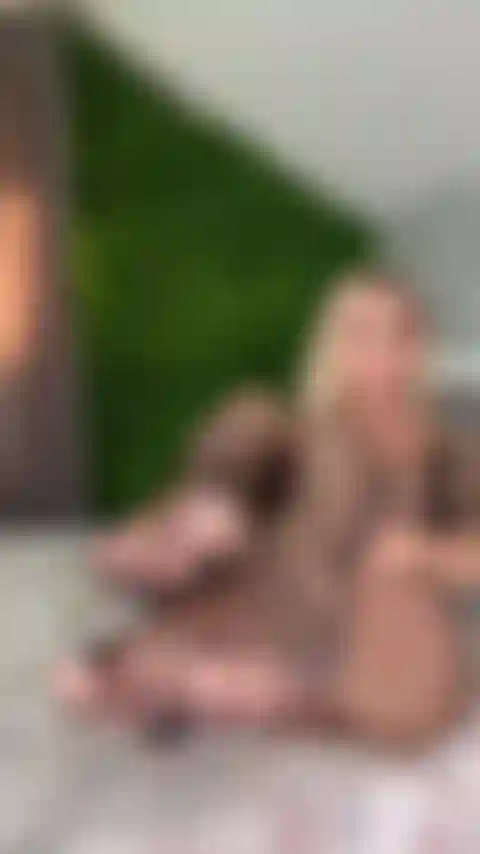 Black toes in fishnet