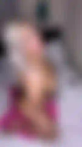Watch a beautiful blonde TS jerk off her big cock 💕