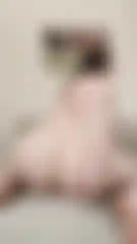 2 Min of anal w/realistic dildo.