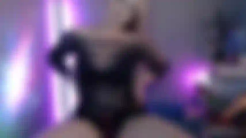 Squirting and cumming and creaming pussy with phat dildo